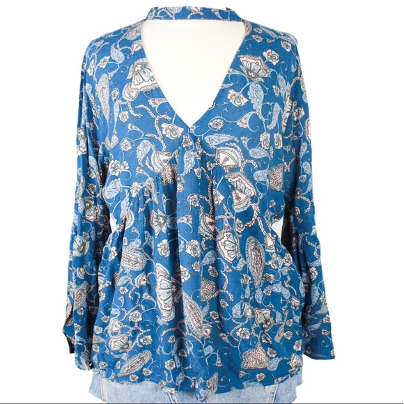 a.n.a Tops - A.N.A. | Boho Bell Sleeve V-Neck Top L